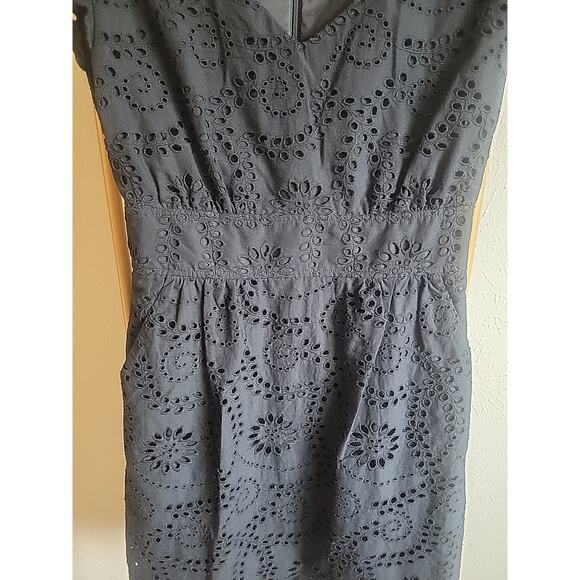 Gianni Bini Black Eyelet V Neck Cap Sleeve Womens Size 6 Mini Dress Pockets - Picture 3 of 10